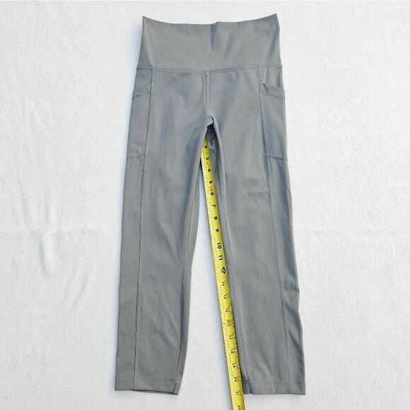 NWOT Yogalicious Lux Olive Green Capri High Rise Leggings with Side Pockets - Picture 4 of 9